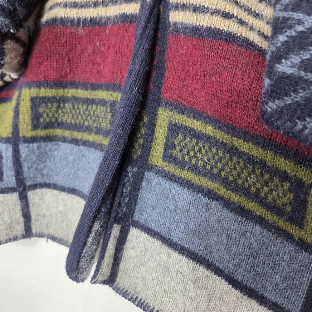 Icewear ASA Icelandic wool geometric Poncho - Picture 6 of 12